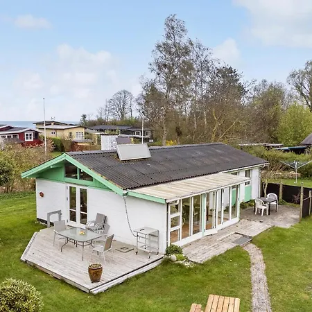2 Bedroom Gorgeous In Vakantiehuis Stege