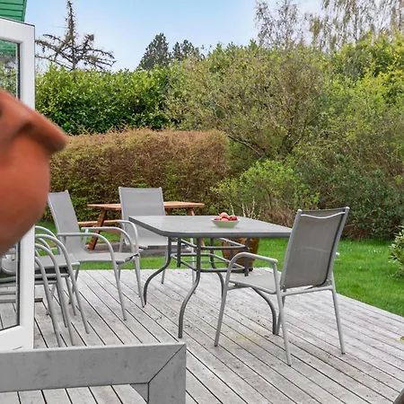 Vakantiehuis 2 Bedroom Gorgeous In Stege