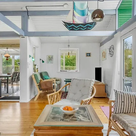 2 Bedroom Gorgeous In *