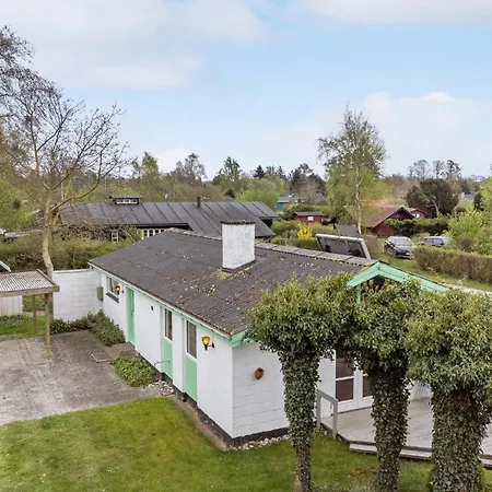 2 Bedroom Gorgeous In * Stege