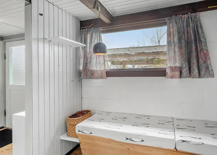 2 Bedroom Gorgeous In * Stege