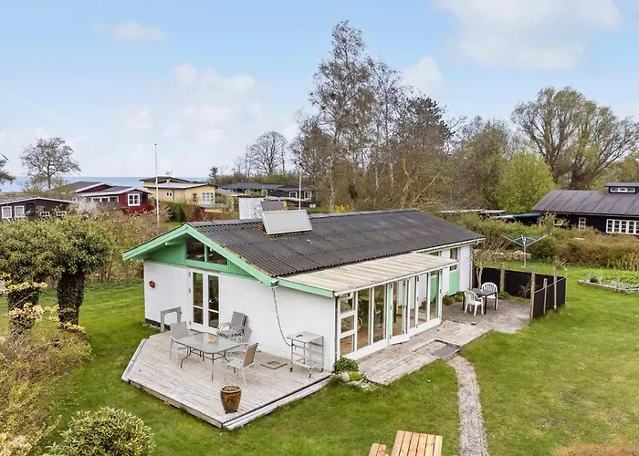 2 Bedroom Gorgeous In Feriehus Stege