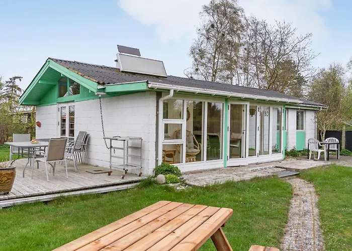 2 Bedroom Gorgeous In Stege