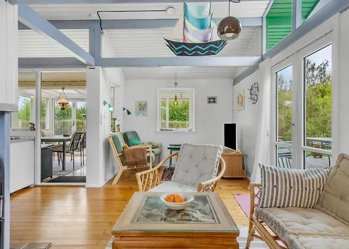 2 Bedroom Gorgeous In *